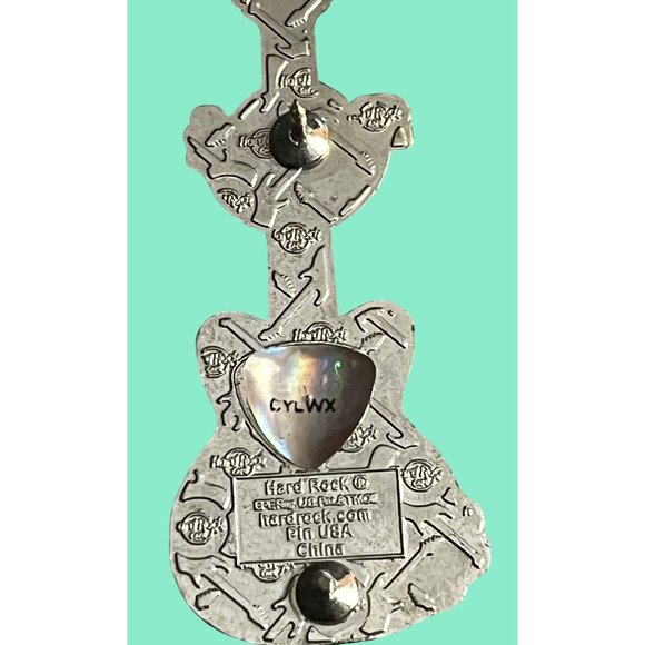 Hard Rock Cafe Memphis Elvis Guitar Pin Collectible CYLWX - Picture 2 of 7